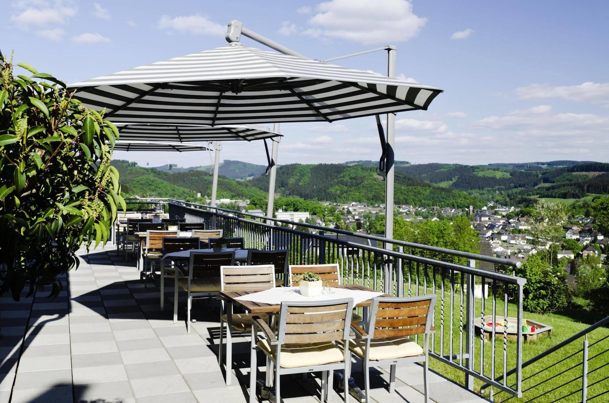 Phoenix Hotel Bergneustadt Exterior photo